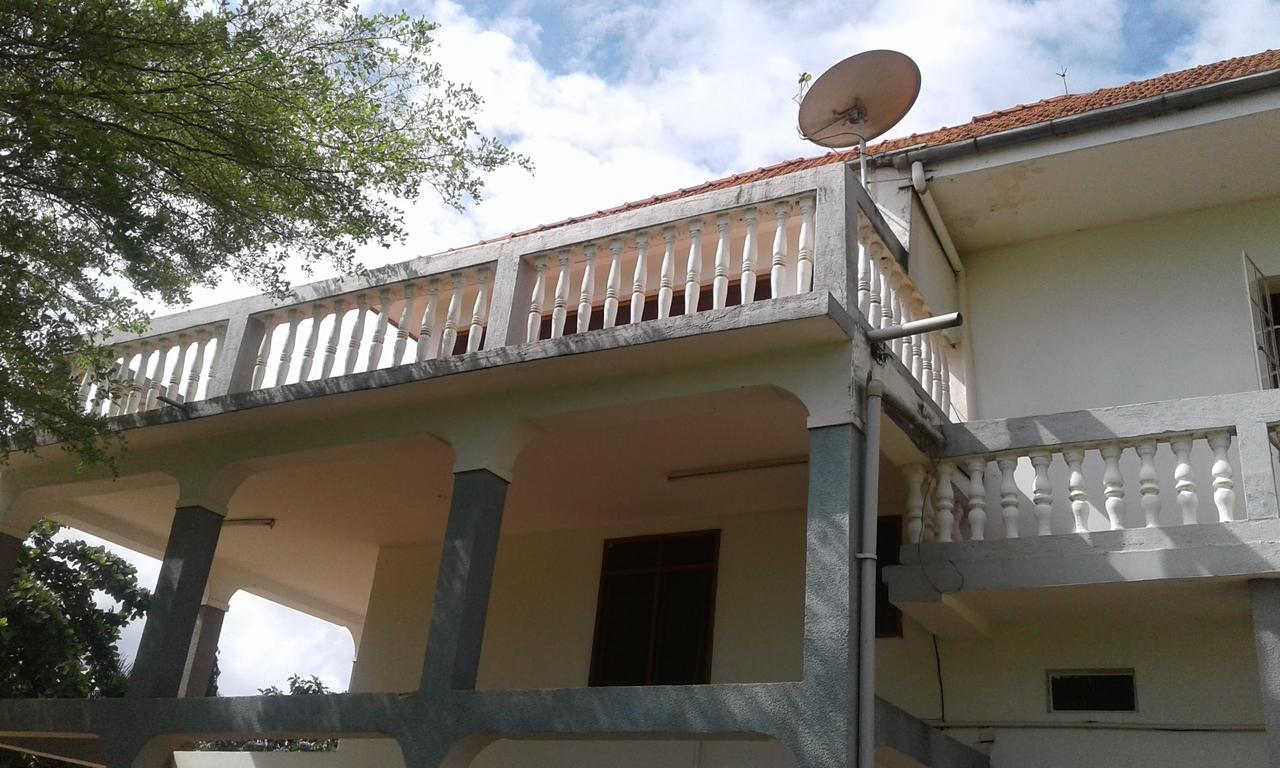 Skyway Hotel Εντέμπε Εξωτερικό φωτογραφία
