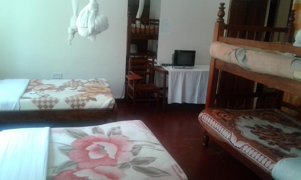 Skyway Hotel Εντέμπε Εξωτερικό φωτογραφία