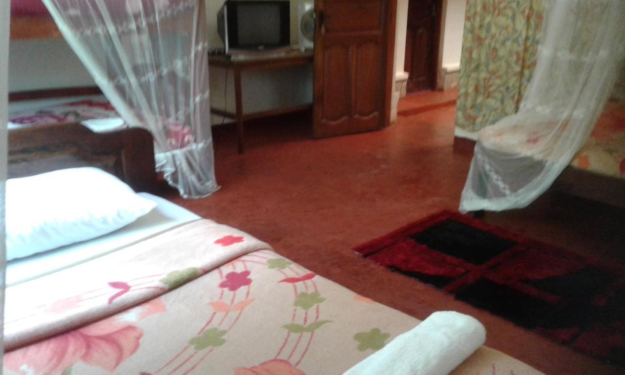 Skyway Hotel Εντέμπε Εξωτερικό φωτογραφία